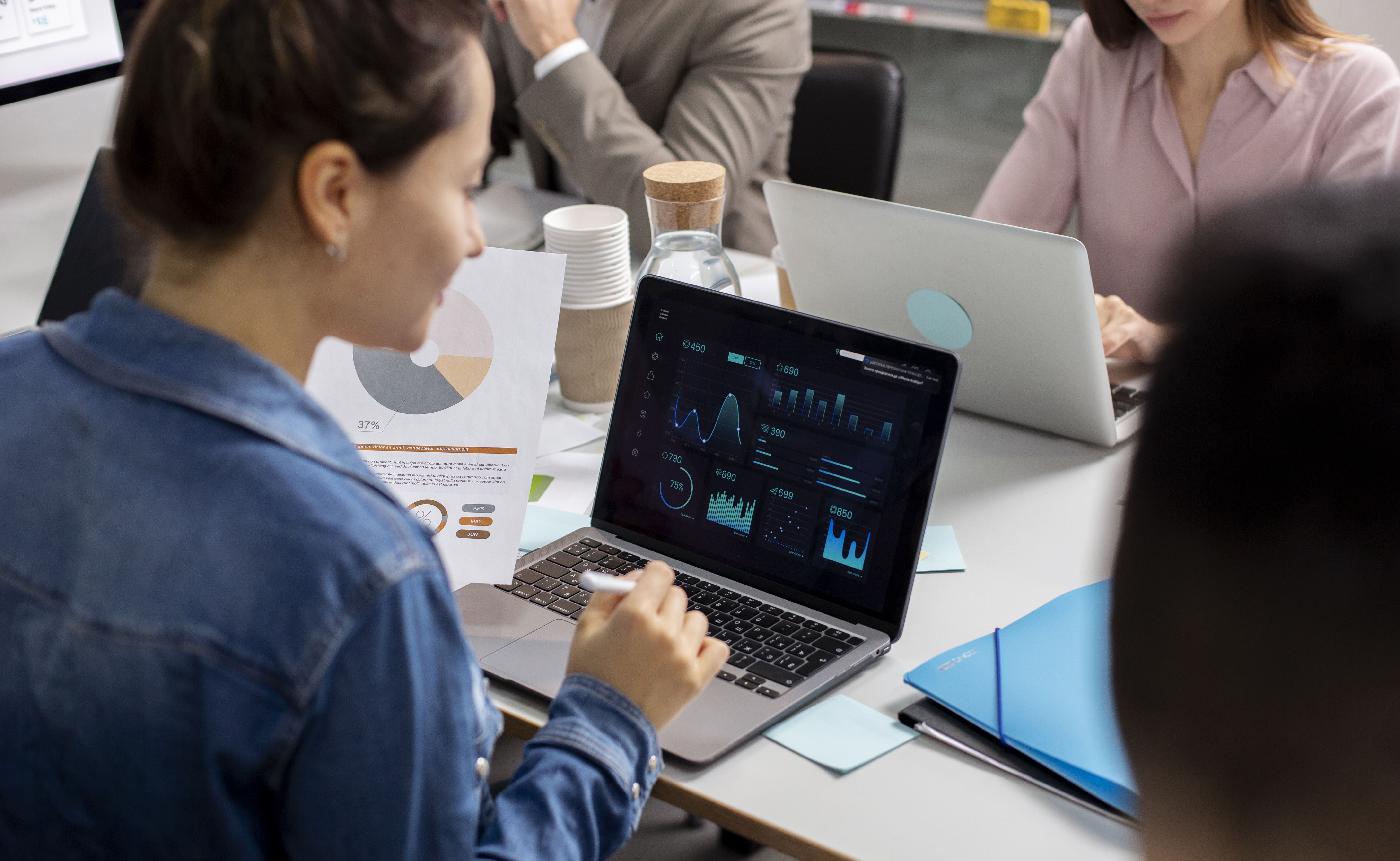 La brecha de habilidades y la escasez de talento limitan el crecimiento de la industria TIC: AMEDigital