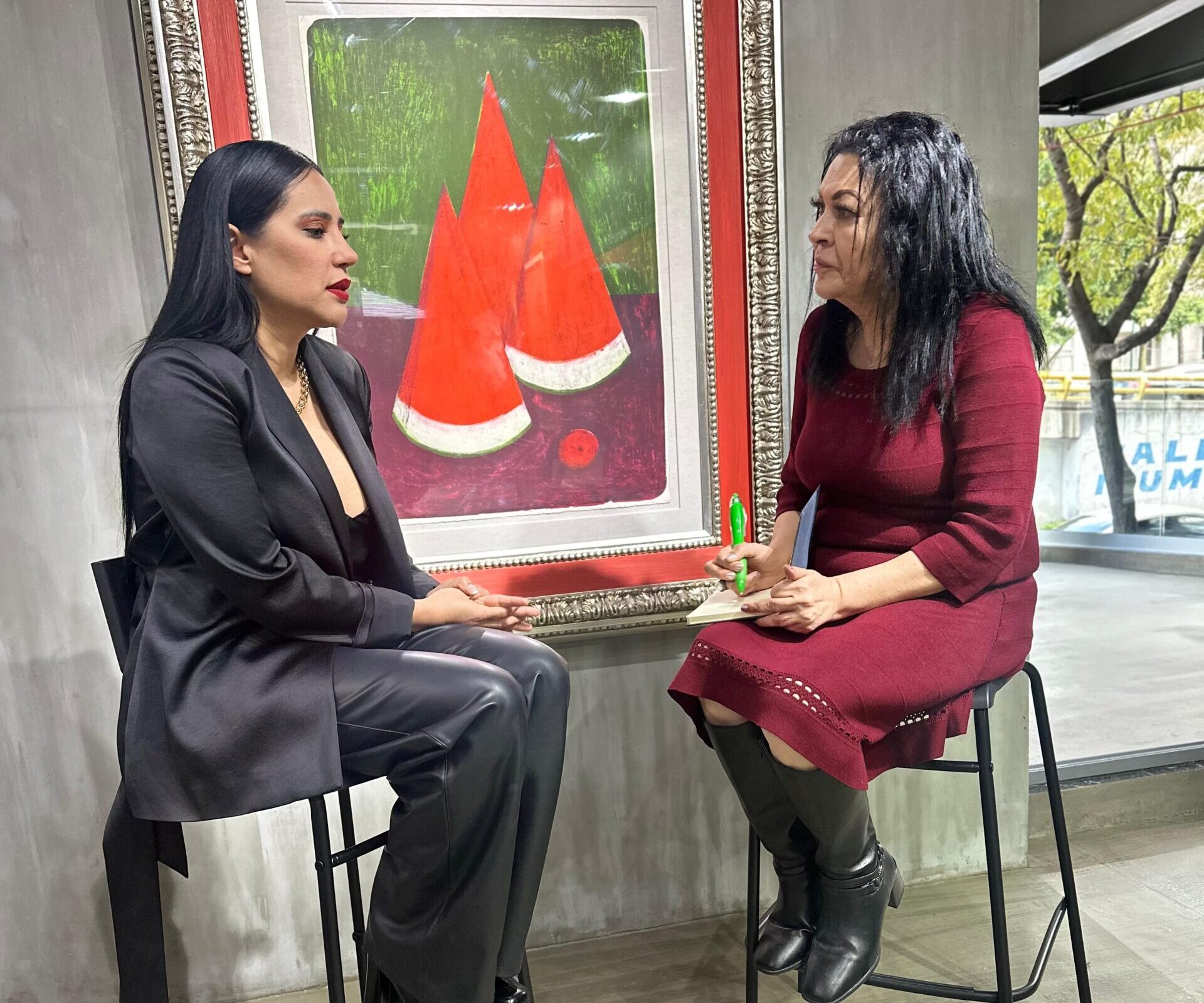 Sandra Cuevas frente al espejo