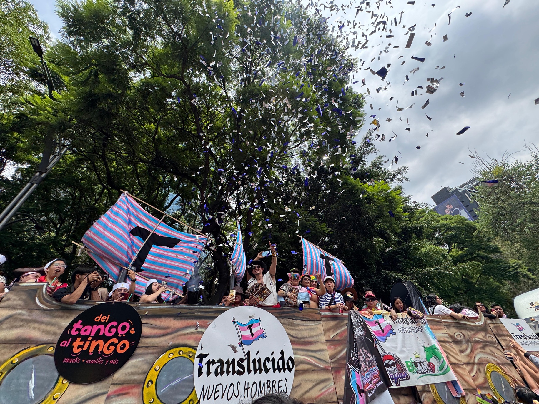 TRANSLÚCIDO HACE HISTORIA: la transmasculinidad brilla con fuerza en la 47ª Marcha del Orgullo LGBTIQ+