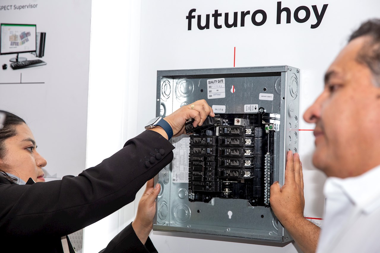 ¿Sabes cómo proteger tus aparatos electrónicos durante la temporada de lluvias?