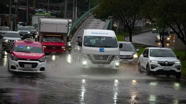 Lluvias fuertes y calor extremo predominarán en México