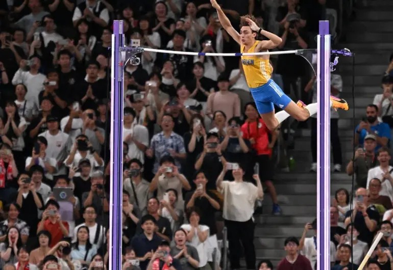 Duplantis conquista el cielo de Tokio con nuevo récord en el Campeonato Mundial