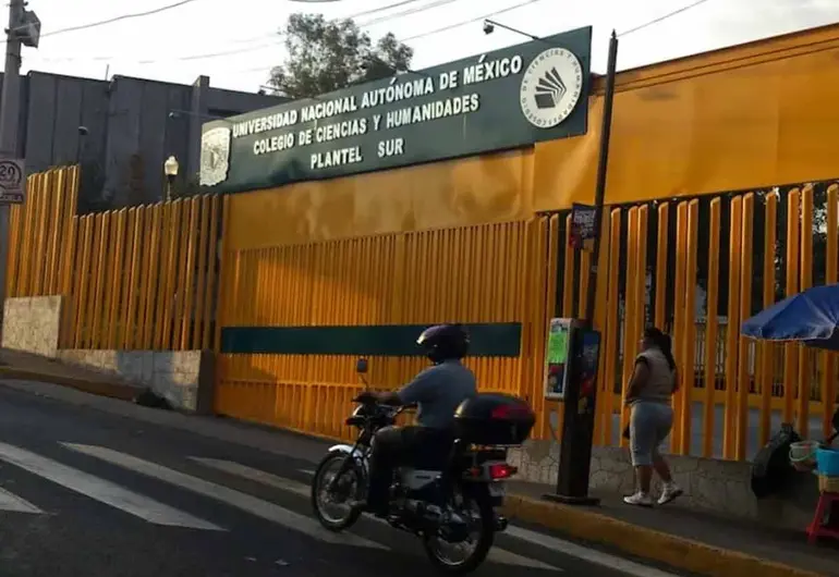 Padres en CCH Sur aceptan ‘con reservas’ respuesta de la UNAM