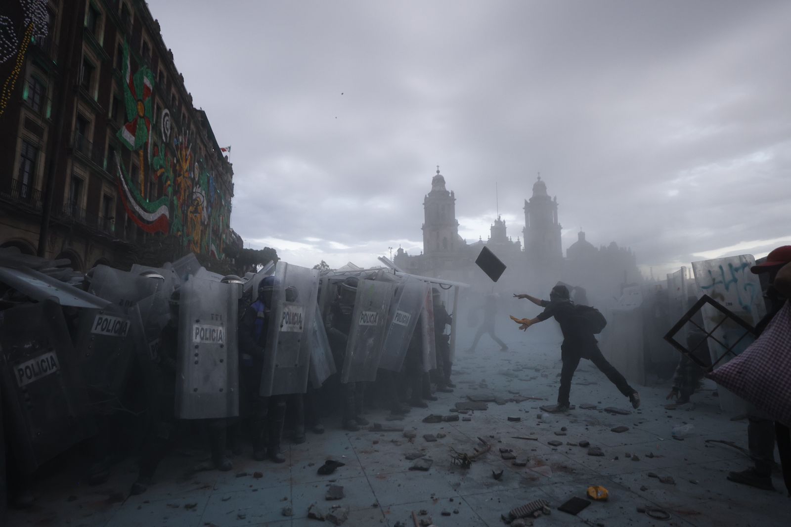 Marcha del 2 de octubre en CDMX: Reportan a 3 policías en estado delicado