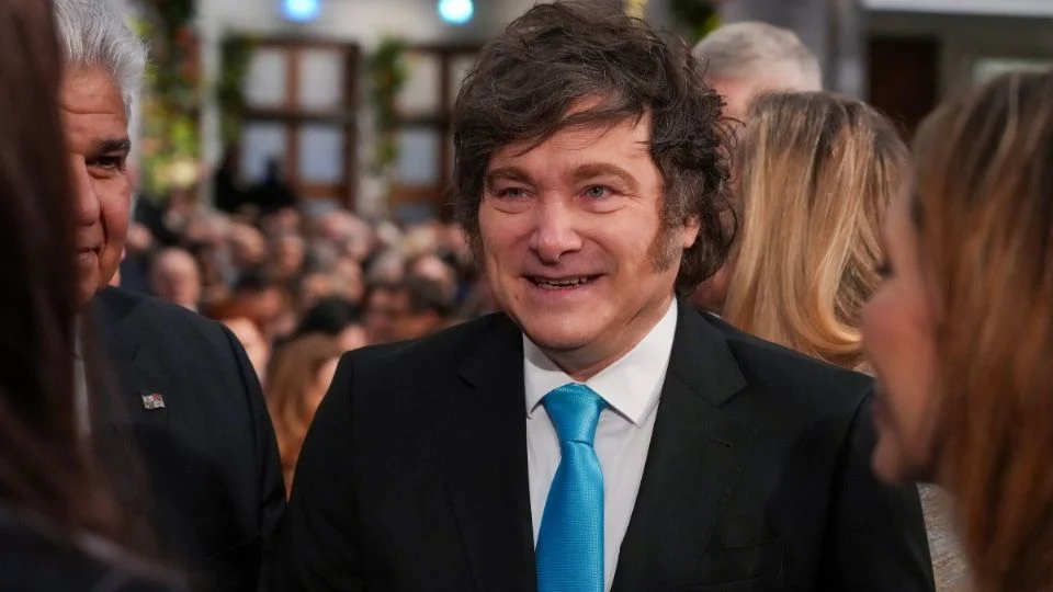 Javier Milei busca limitar la protección de los glaciares para atraer inversiones mineras en Argentina