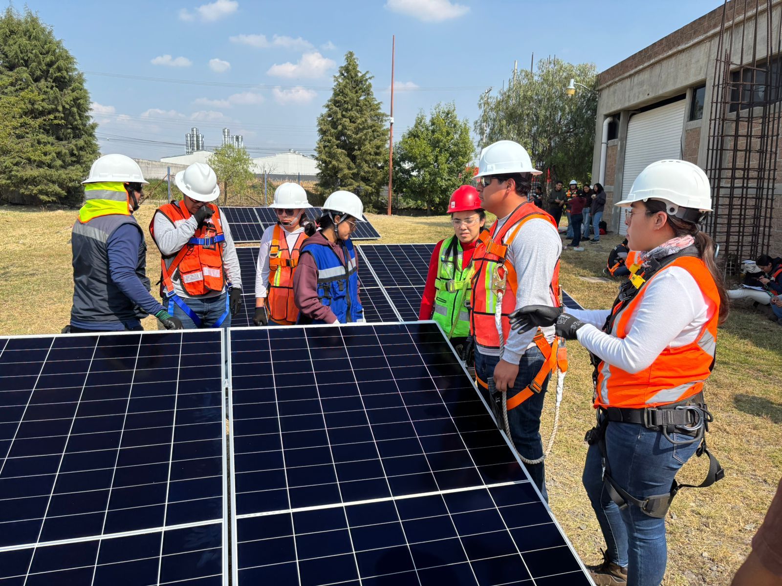 Certificaciones en energía solar fortalecen la transición verde en Puebla