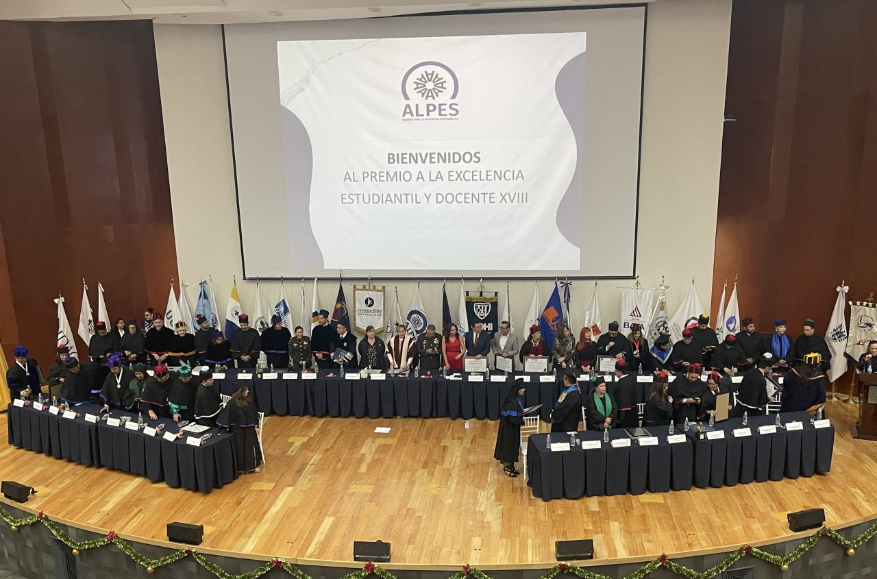 La educación debe ser permanente, incluyente, digital y profundamente humana, coinciden en premios ALPES