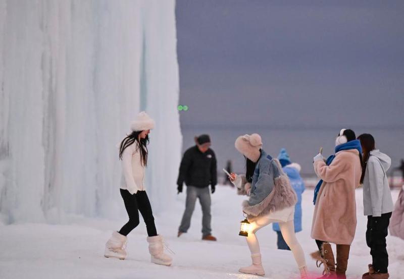 (Multimedia) Xinjiang registra sólido aumento del turismo en 2025