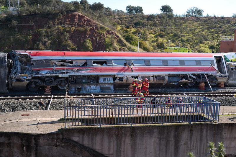 (Multimedia) Informe preliminar apunta a una fractura del carril como causa del descarrilamiento en sur de España