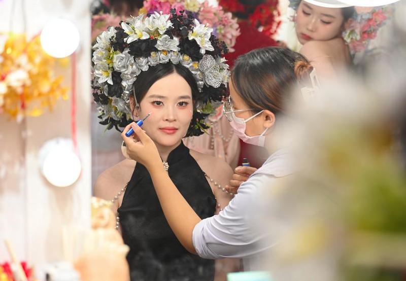 (Multimedia) Producción de servicios de China aumenta 5,4% en 2025