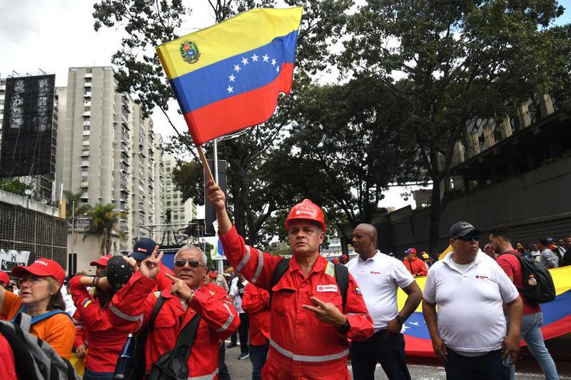 (Multimedia) Trabajadores venezolanos marchan en Caracas en apoyo a reforma de Ley de Hidrocarburos