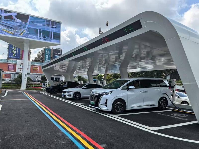 (Multimedia) Ampliación: Consumo de electricidad de China alcanza hito de 10 billones de kWh en 2025