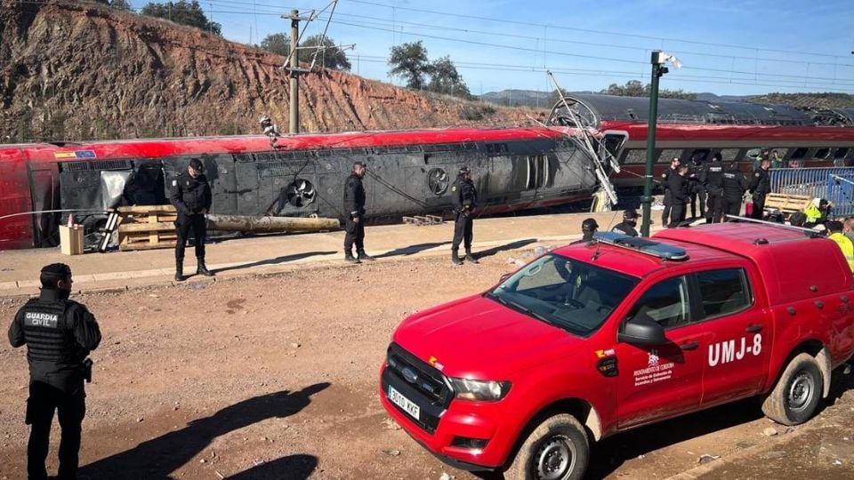 Descarrilamiento en España: celebran funeral y homenaje a las víctimas en el lugar del accidente
